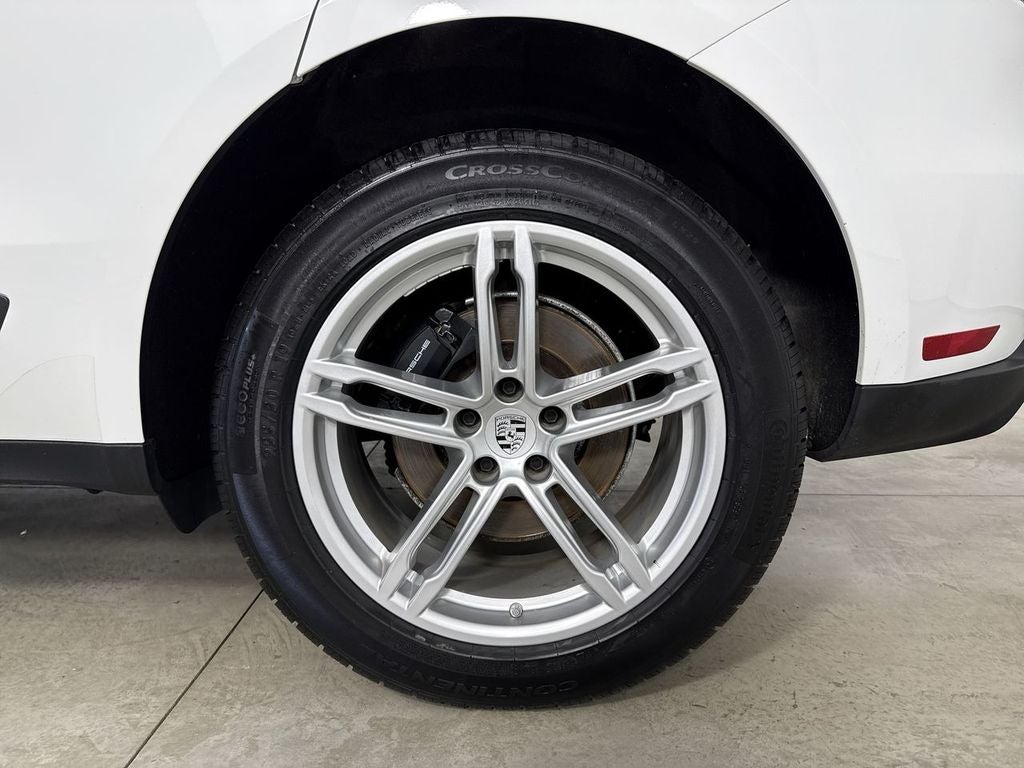 2023 Porsche Macan AWD