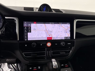 2023 Porsche Macan AWD