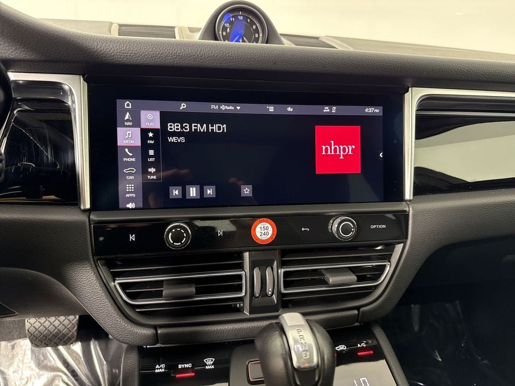 2023 Porsche Macan AWD