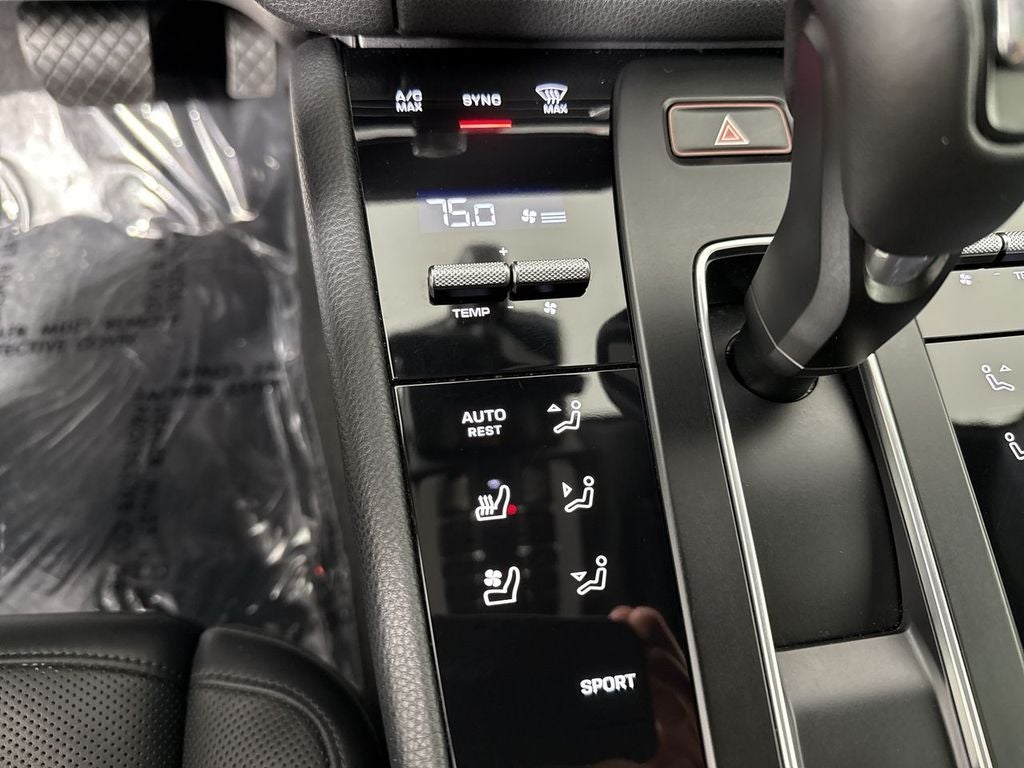 2023 Porsche Macan AWD