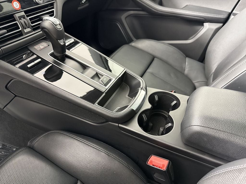 2023 Porsche Macan AWD