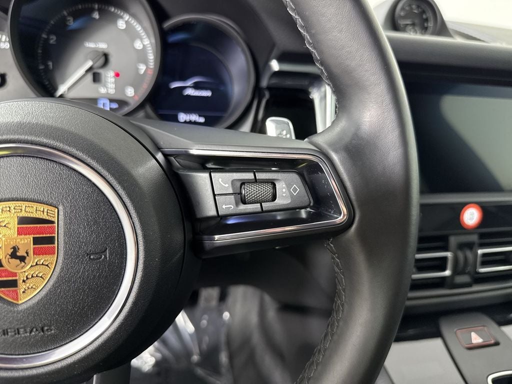 2023 Porsche Macan AWD
