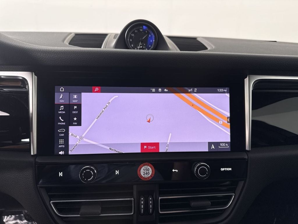 2024 Porsche Macan AWD