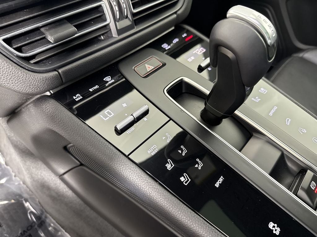 2024 Porsche Macan AWD