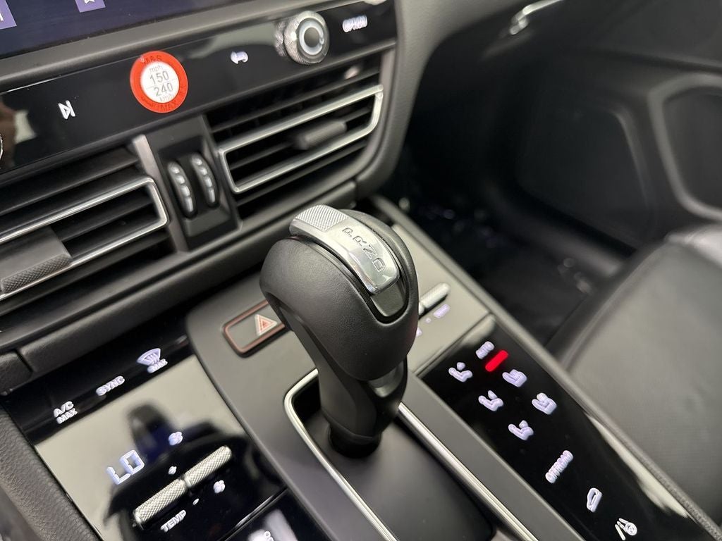 2024 Porsche Macan AWD