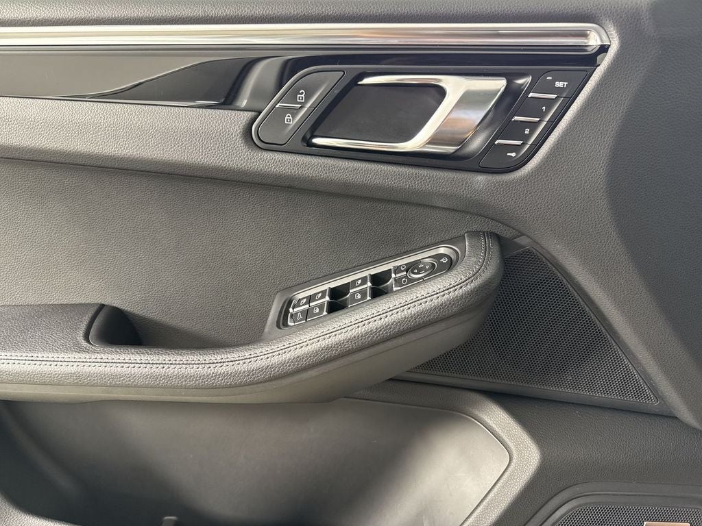 2024 Porsche Macan AWD