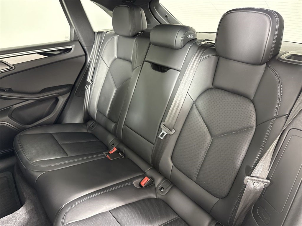 2025 Porsche Macan AWD