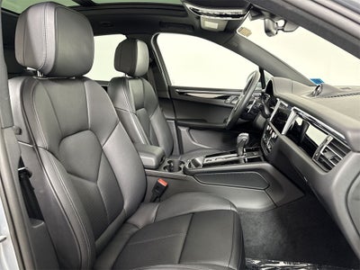 2025 Porsche Macan AWD