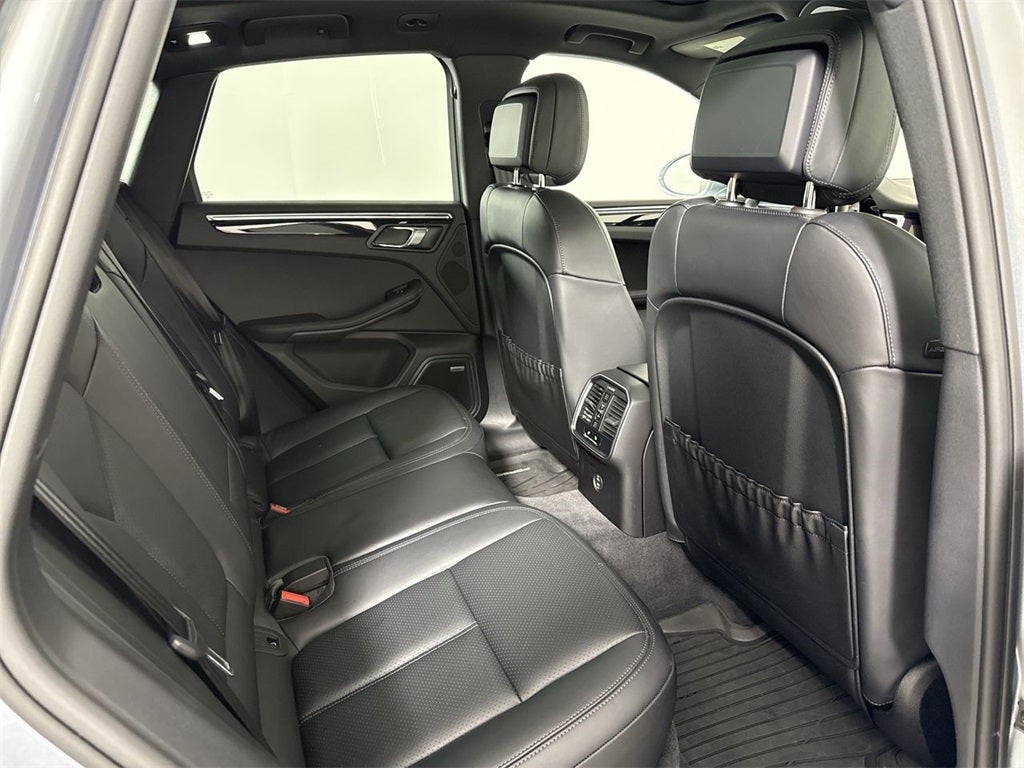 2025 Porsche Macan AWD