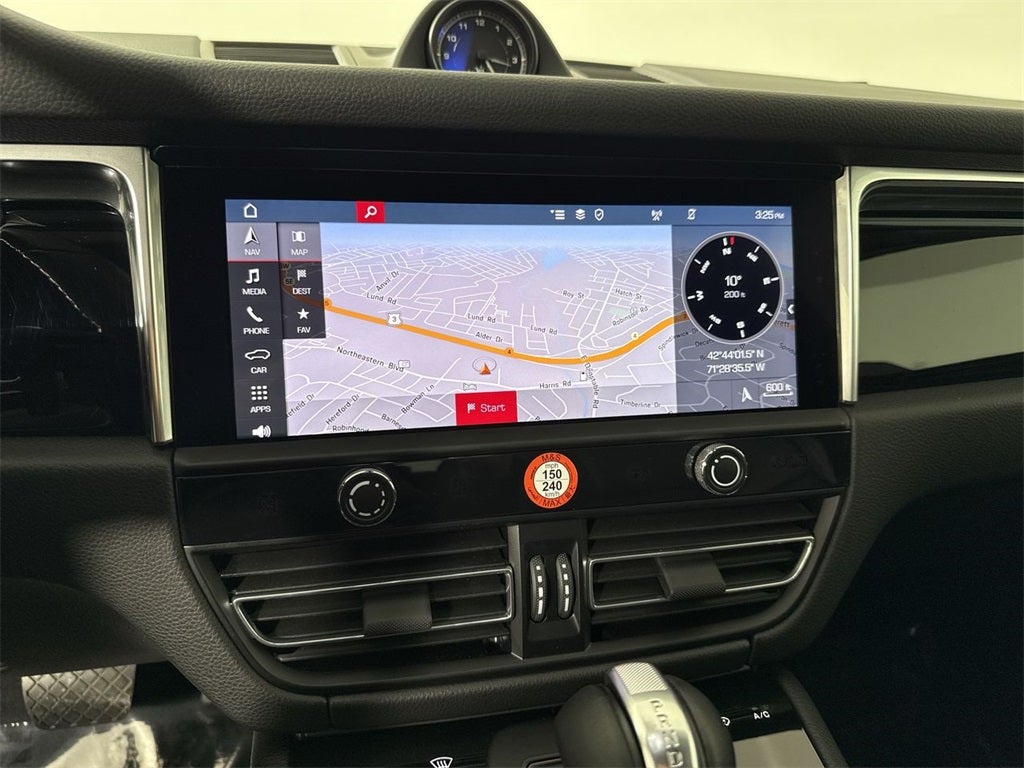 2025 Porsche Macan AWD