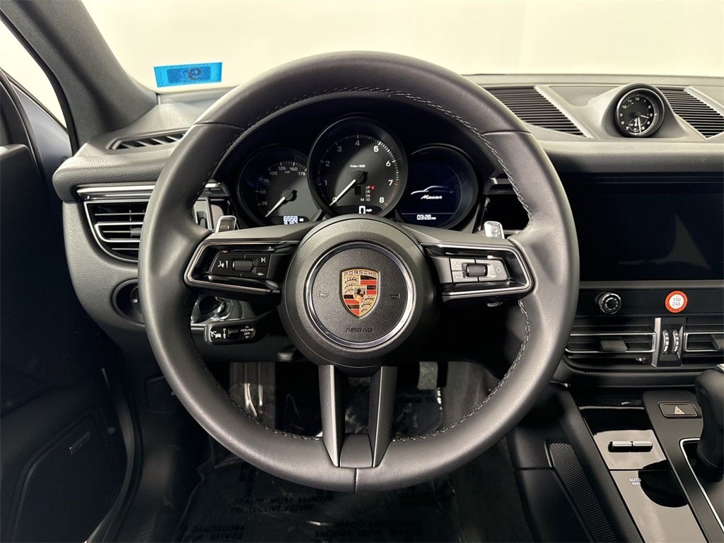 2025 Porsche Macan AWD