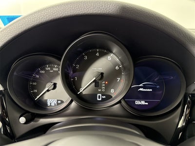 2025 Porsche Macan AWD