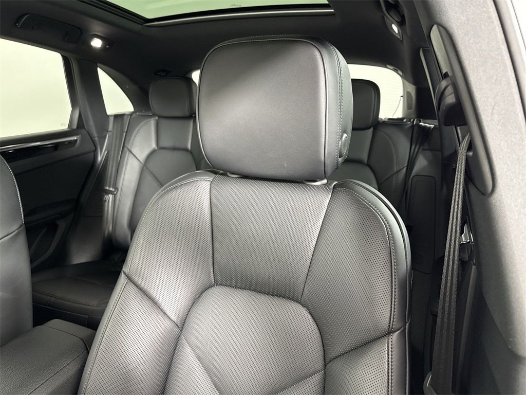 2025 Porsche Macan AWD