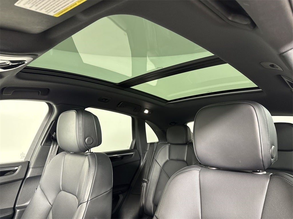 2025 Porsche Macan AWD