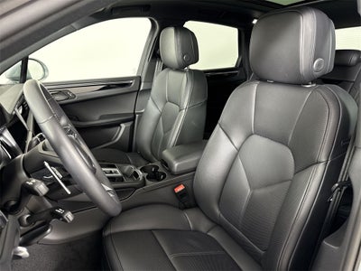 2025 Porsche Macan AWD