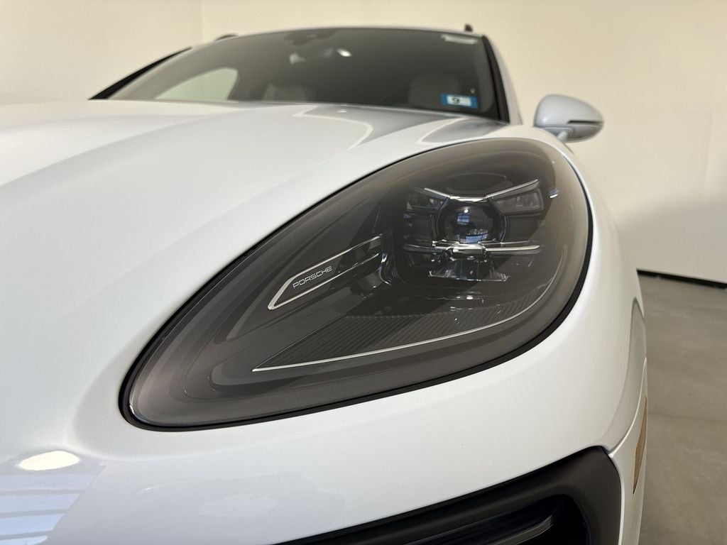 2025 Porsche Macan AWD