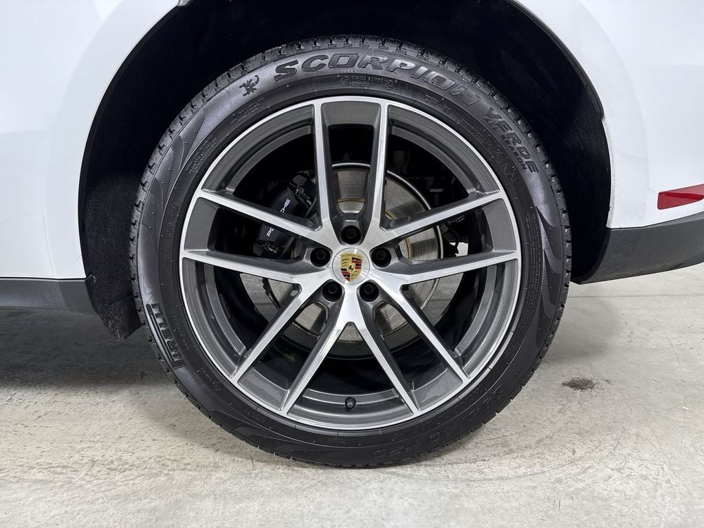 2025 Porsche Macan AWD