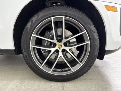 2025 Porsche Macan AWD