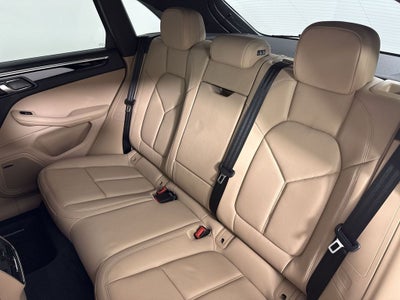 2025 Porsche Macan AWD