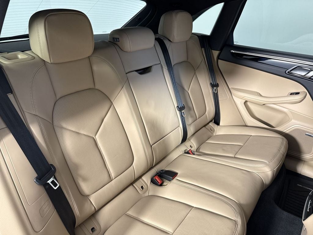 2025 Porsche Macan AWD