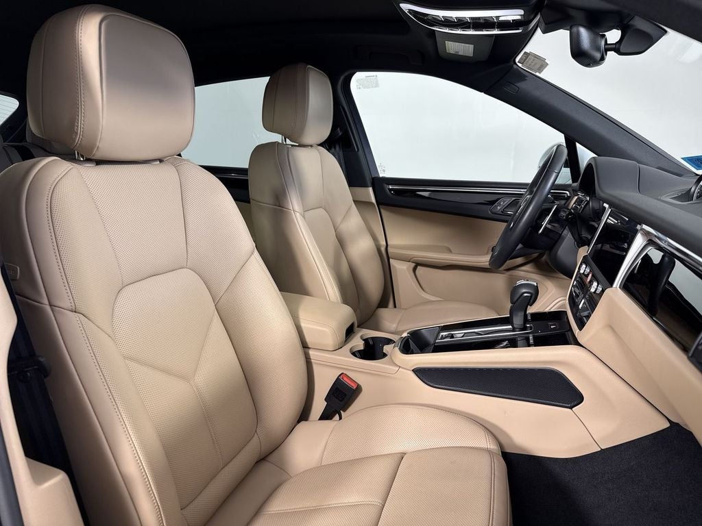 2025 Porsche Macan AWD