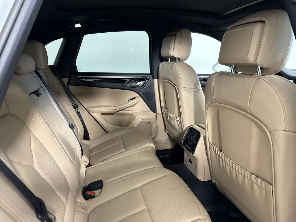 2025 Porsche Macan AWD