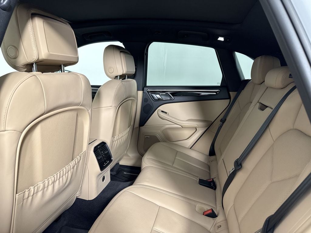2025 Porsche Macan AWD