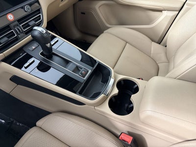 2025 Porsche Macan AWD