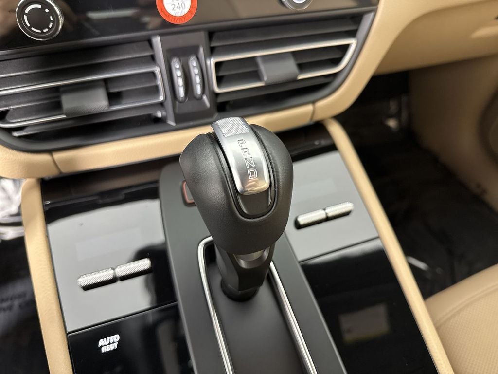 2025 Porsche Macan AWD