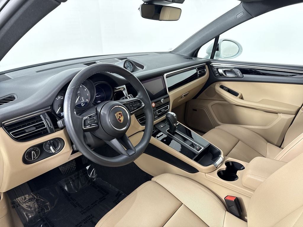 2025 Porsche Macan AWD