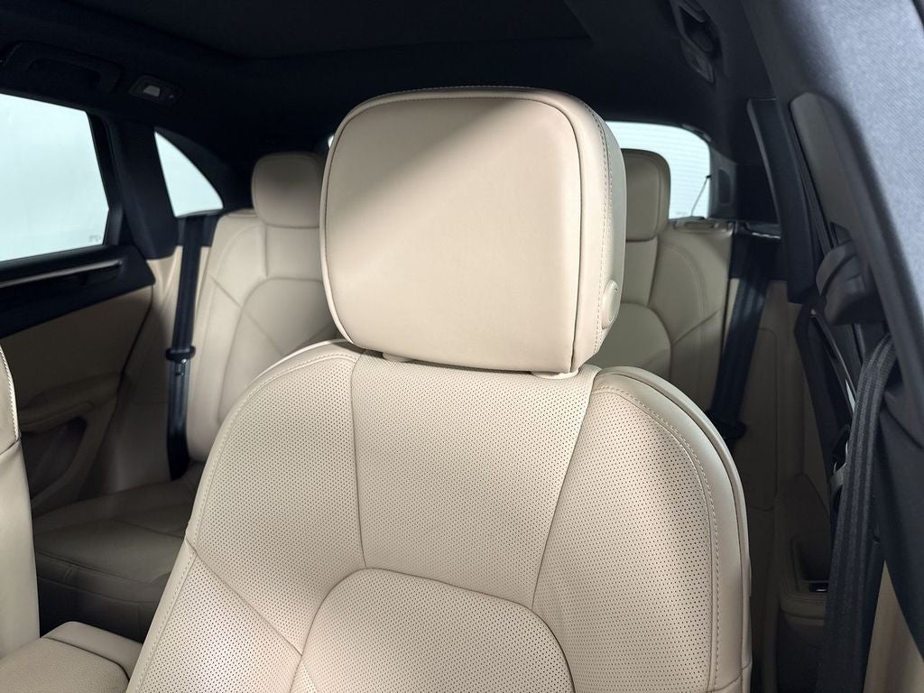 2025 Porsche Macan AWD