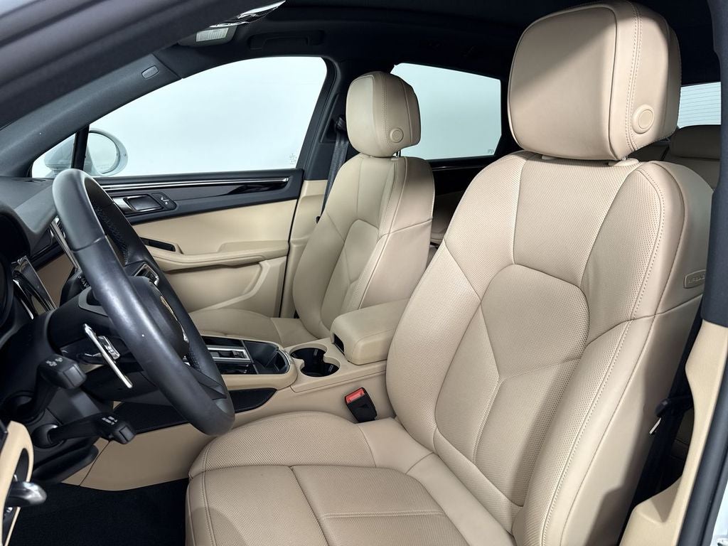 2025 Porsche Macan AWD