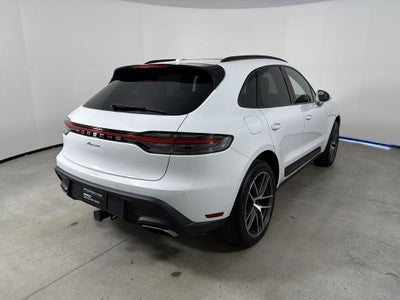 2025 Porsche Macan AWD