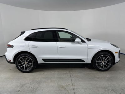 2025 Porsche Macan AWD