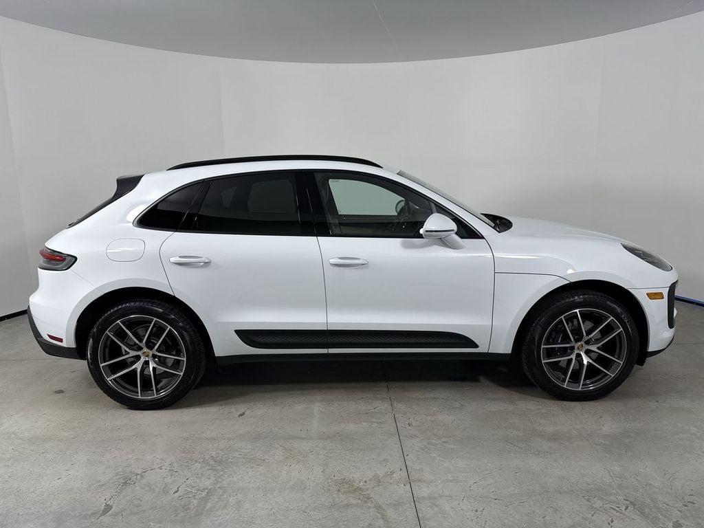 2025 Porsche Macan AWD