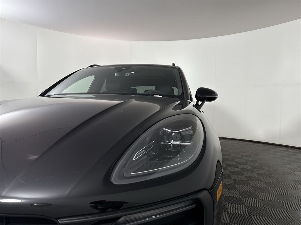2025 Porsche Macan AWD