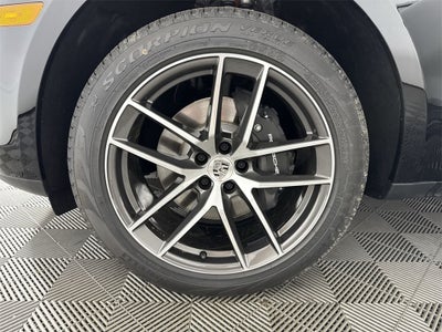 2025 Porsche Macan AWD