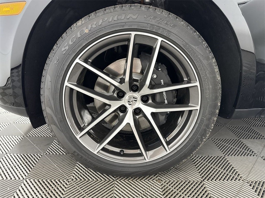 2025 Porsche Macan AWD
