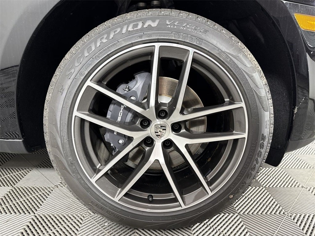 2025 Porsche Macan AWD