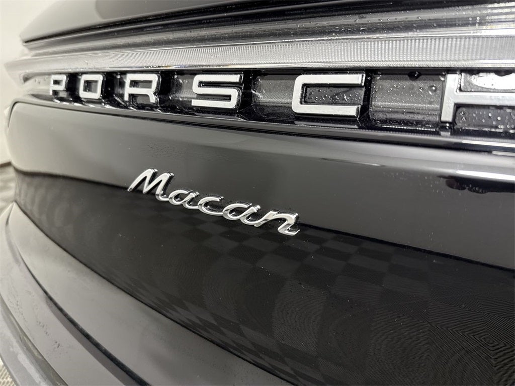 2025 Porsche Macan AWD