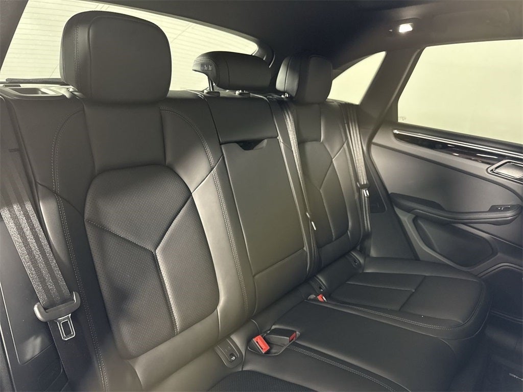 2025 Porsche Macan AWD