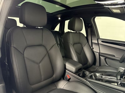 2025 Porsche Macan AWD