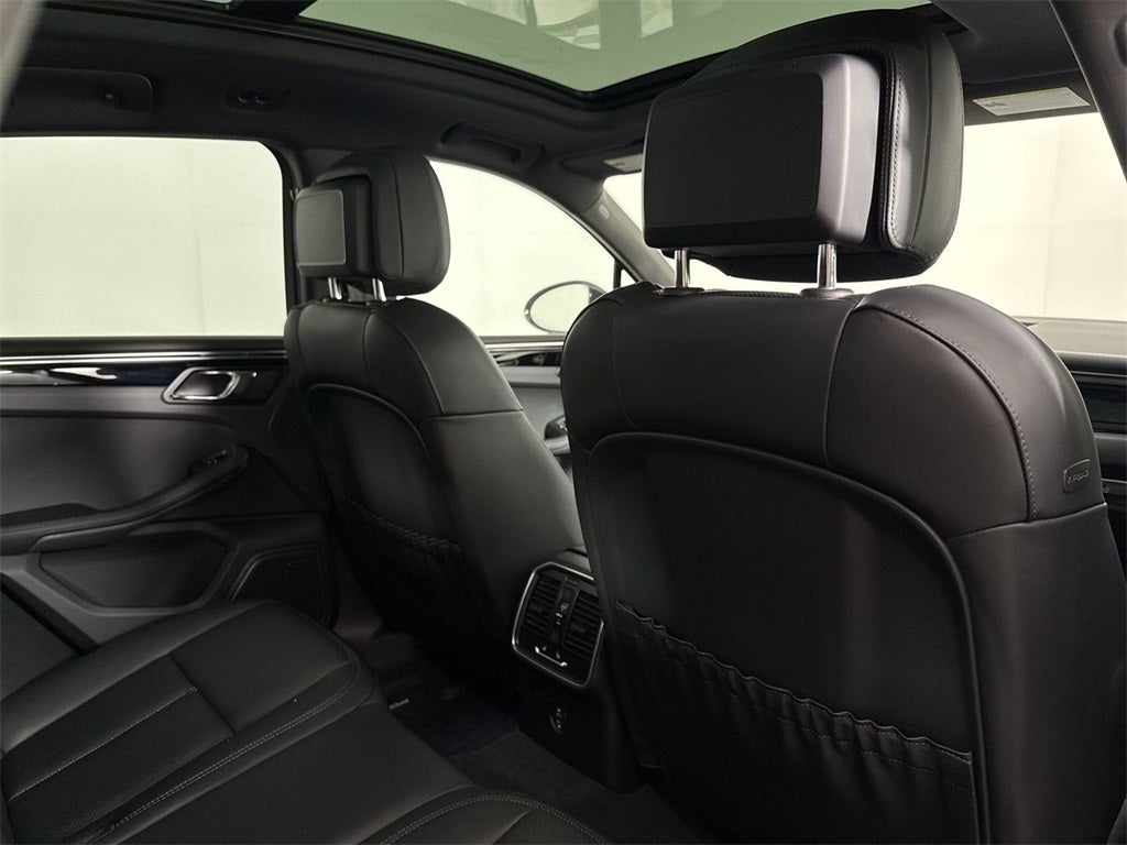 2025 Porsche Macan AWD