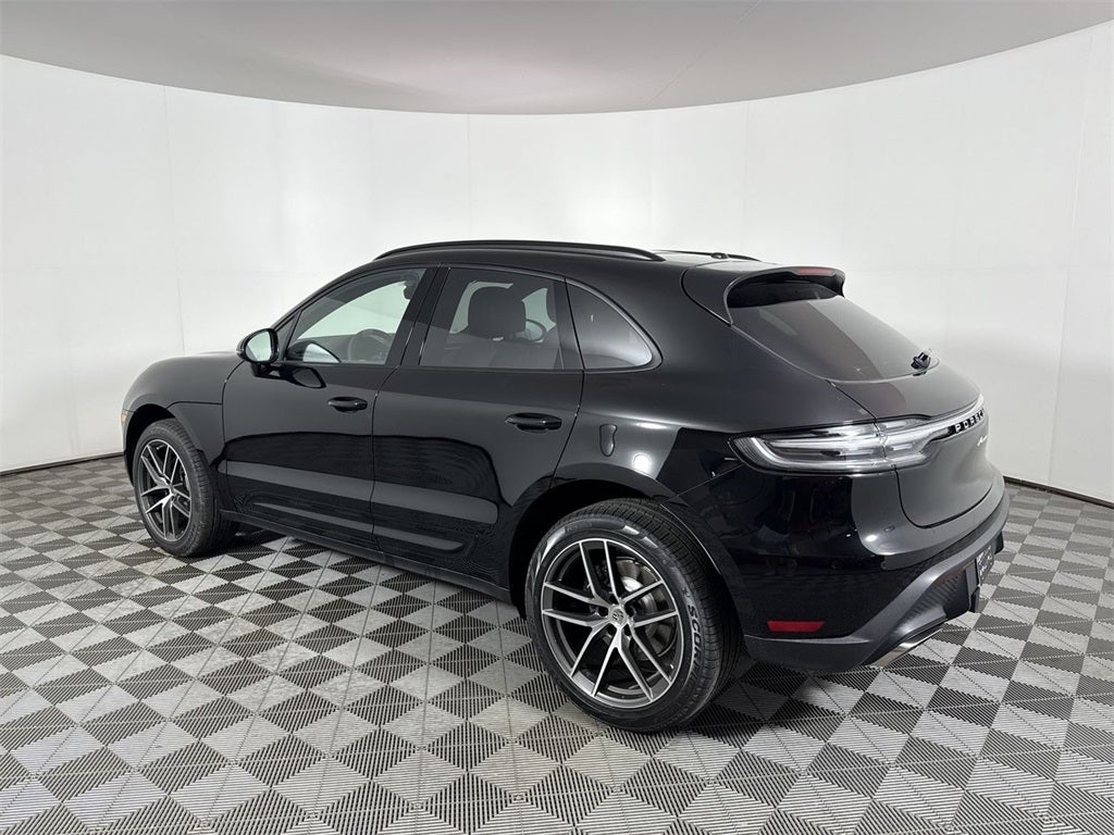 2025 Porsche Macan AWD