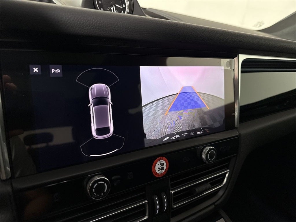 2025 Porsche Macan AWD