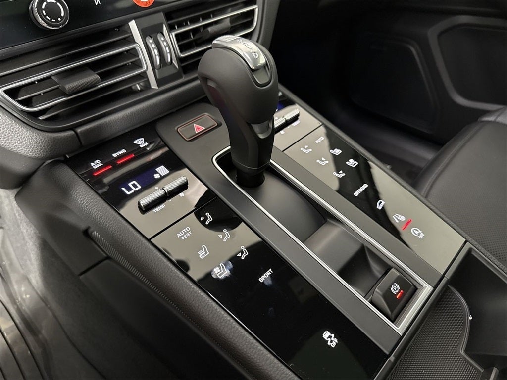 2025 Porsche Macan AWD