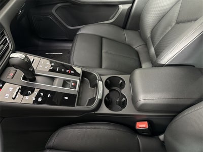 2025 Porsche Macan AWD
