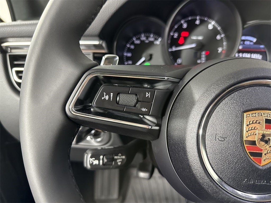 2025 Porsche Macan AWD