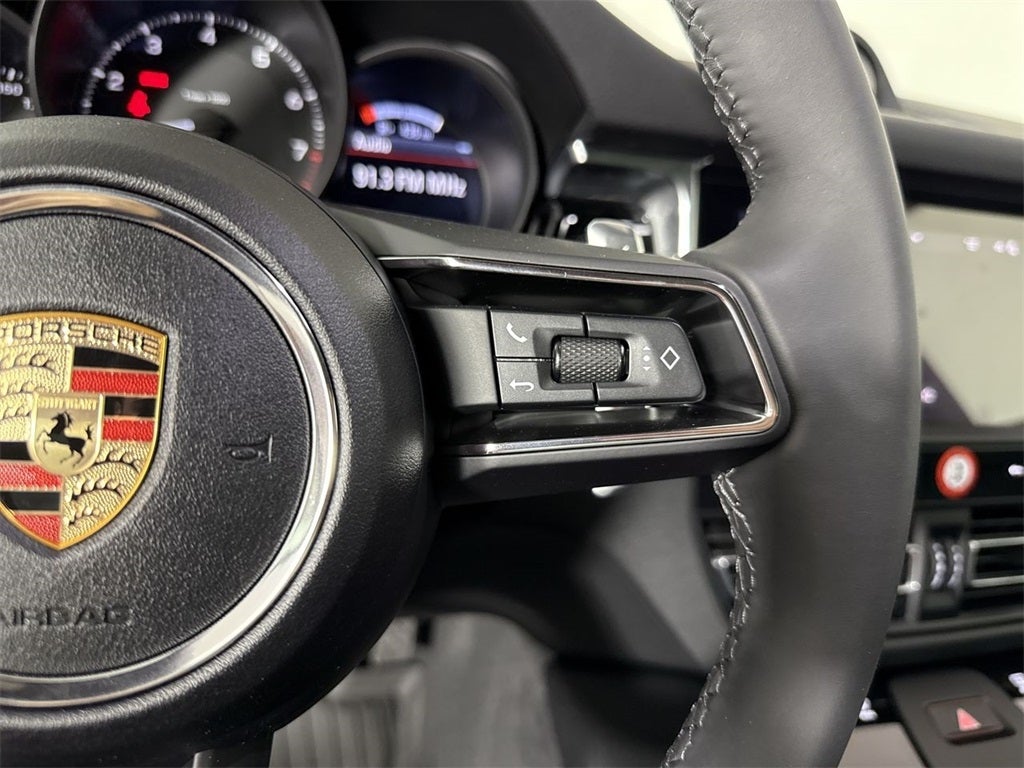 2025 Porsche Macan AWD