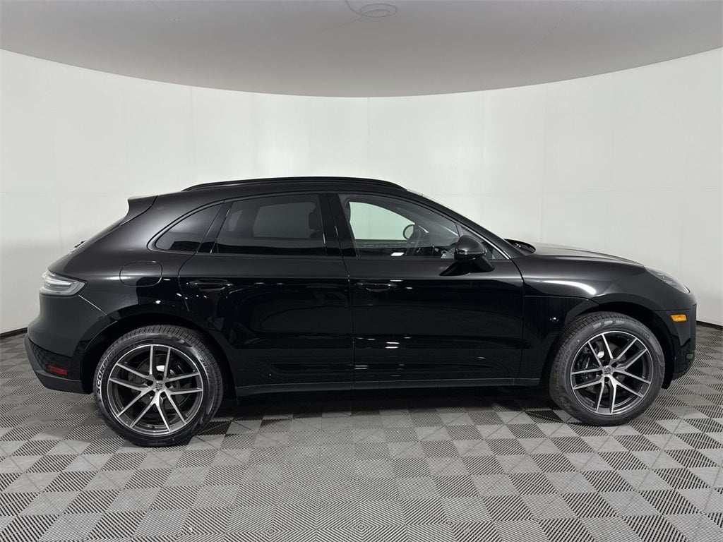2025 Porsche Macan AWD